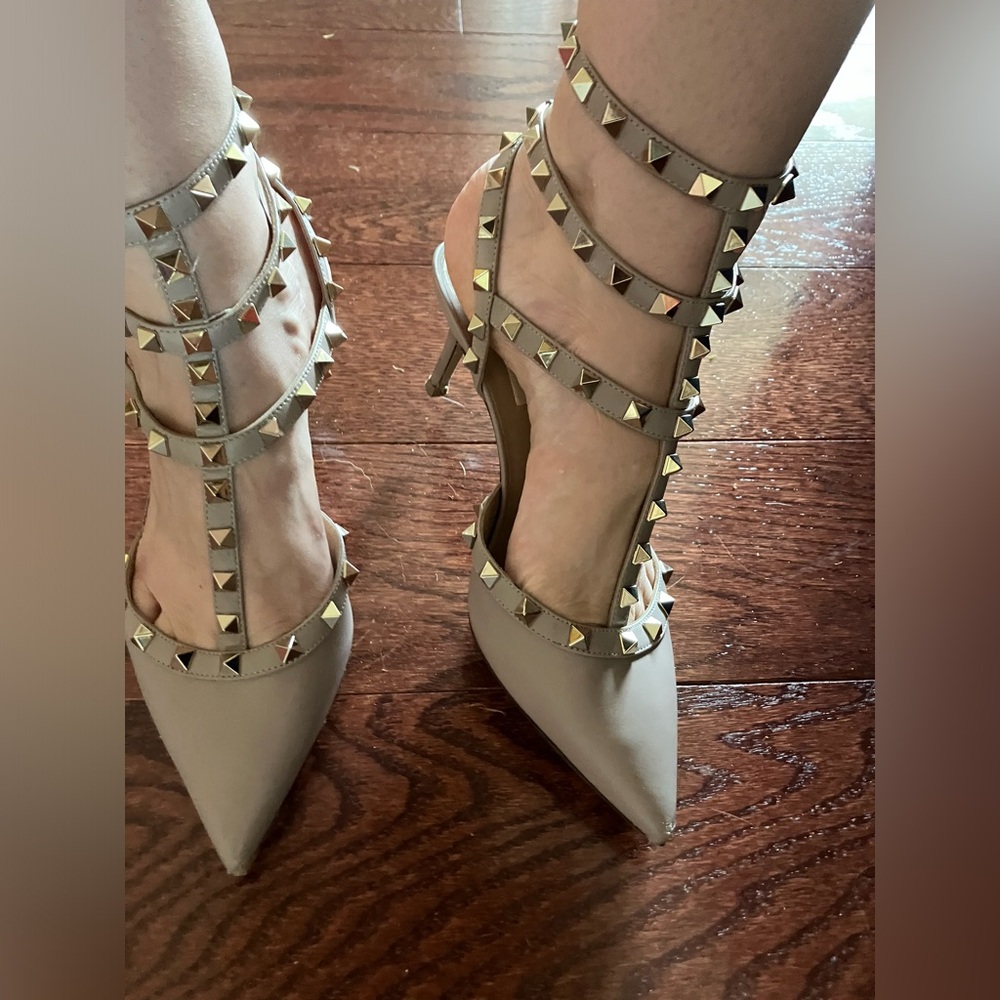Valentino Garavani Rockstud Ankle Strap Pumps heels Shoes (imperfect)